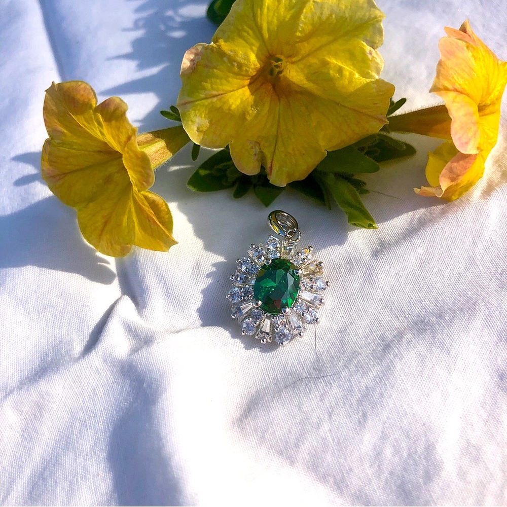 Women’s pendant